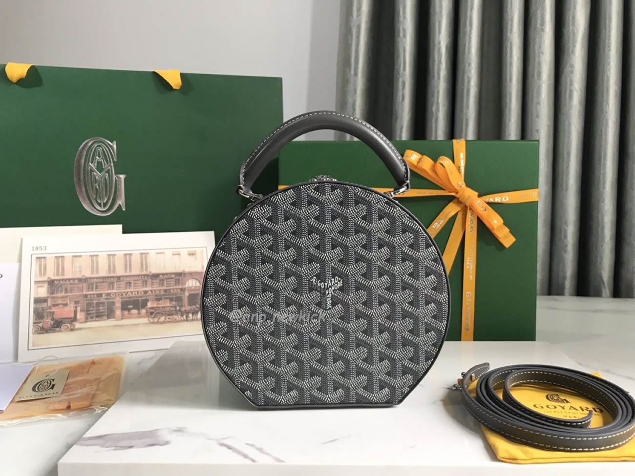 Goyard Alto Hat Box Bag 16.5 Cm X 7 Cm X 18 Cm (11) - newkick.vip